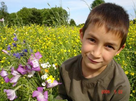 Joris dans le parc floral